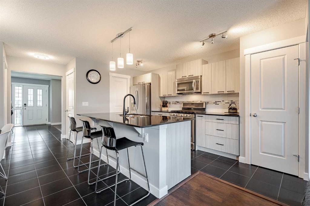 Picture for 110 Skyview Ranch Manor NE