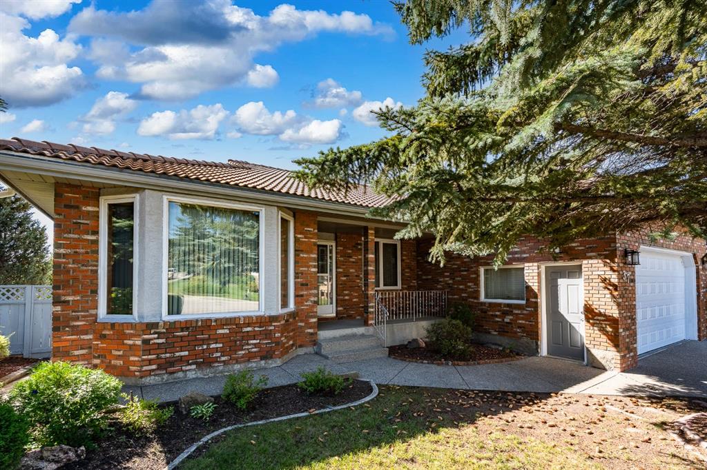 Picture for 37 Edgeview Road NW