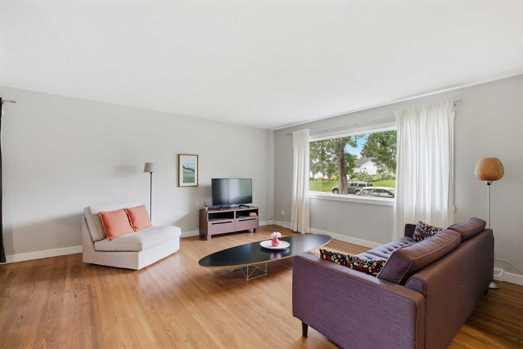 Picture for 163 Flavelle Road SE