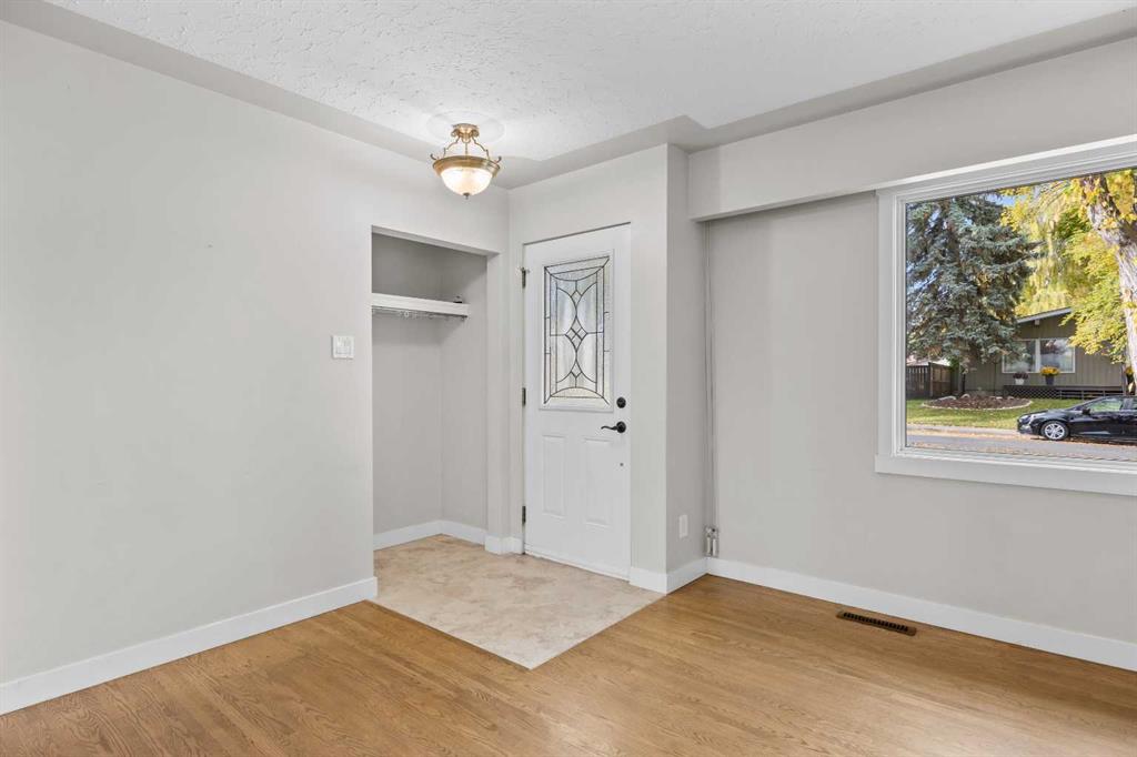 Picture for 48 Selkirk Drive SW