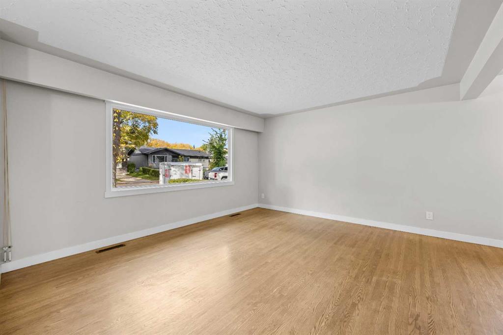 Picture for 48 Selkirk Drive SW