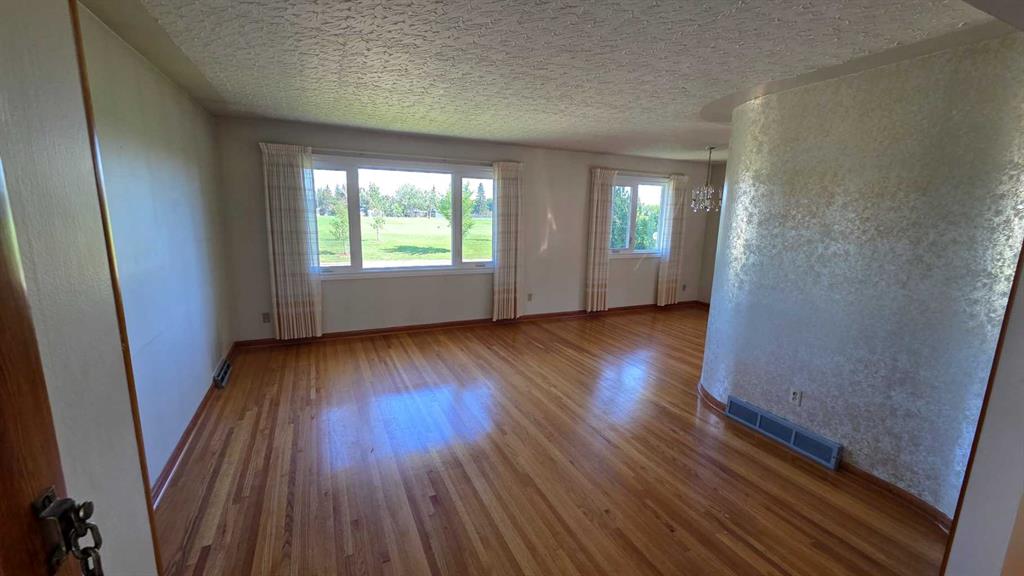 Picture for 4907 10 Avenue SW