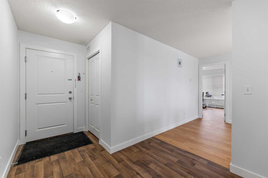 Picture for 224, 195 Kincora Glen Road 
