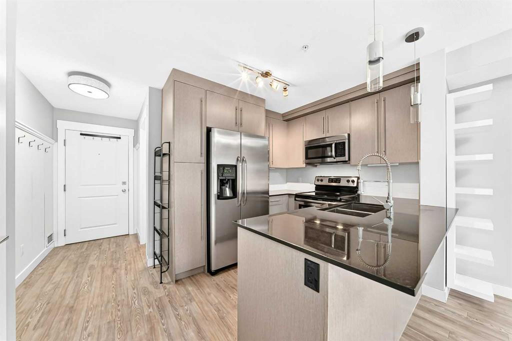 Picture for 1115, 11 Mahogany Row SE