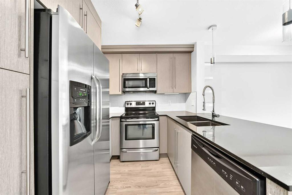 Picture for 1115, 11 Mahogany Row SE