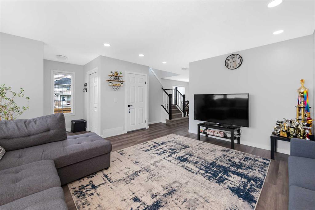 Picture for 2 Saddlefield Crescent NE