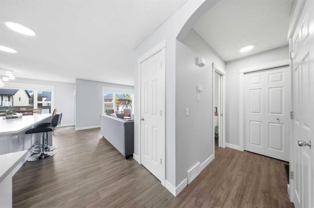 Picture for 19 MARTHA'S MEADOW Close 