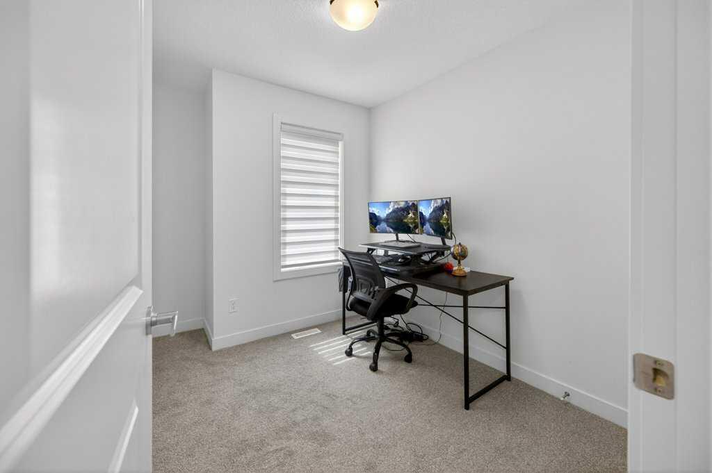 Picture for 606, 550 Seton Circle SE