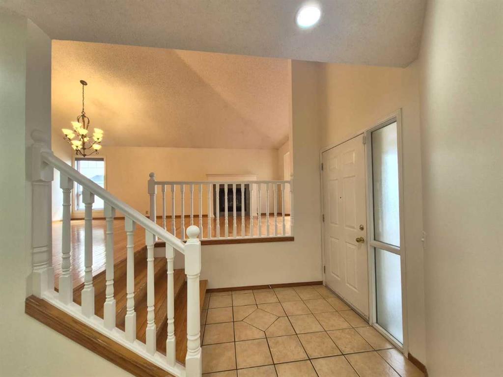 Picture for 7 Suncastle Crescent SE