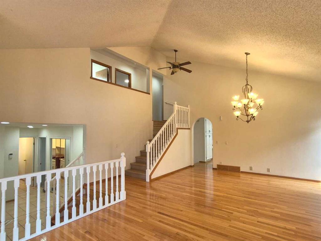 Picture for 7 Suncastle Crescent SE