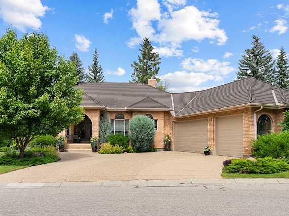 Picture for 39 Baycrest Court SW