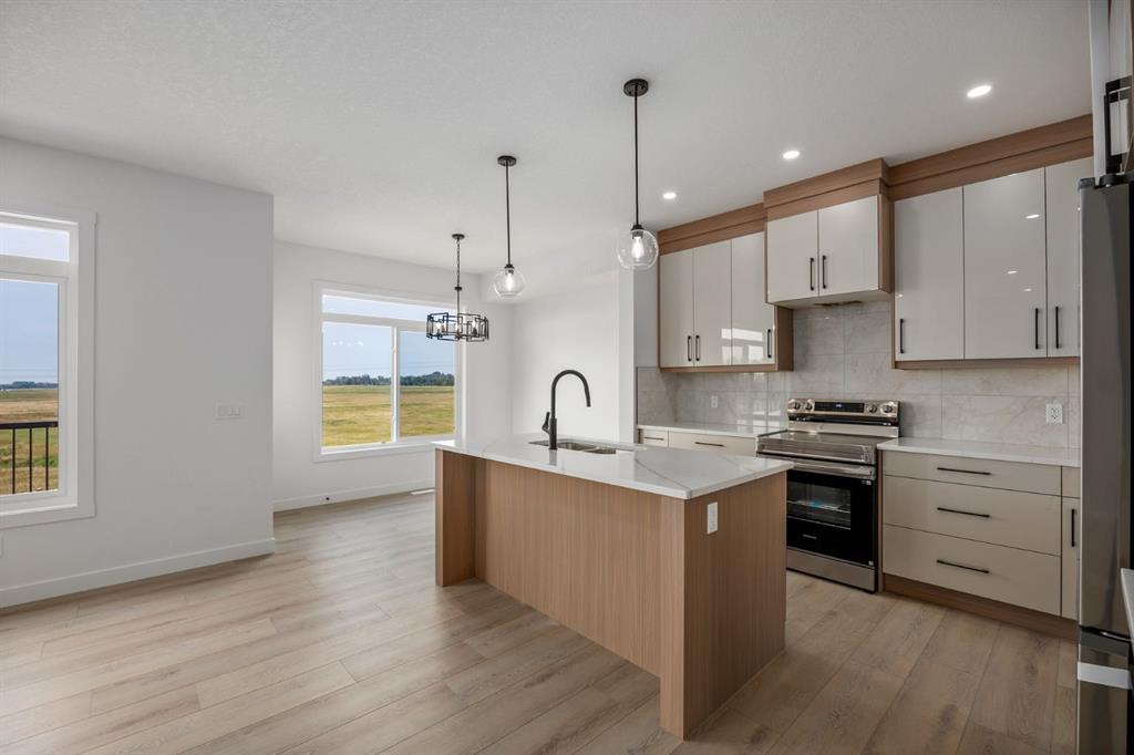 Picture for 142 Lakewood Crescent 