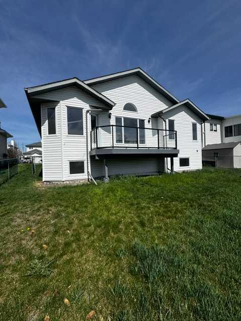 Picture for 228 Woodside Crescent NW