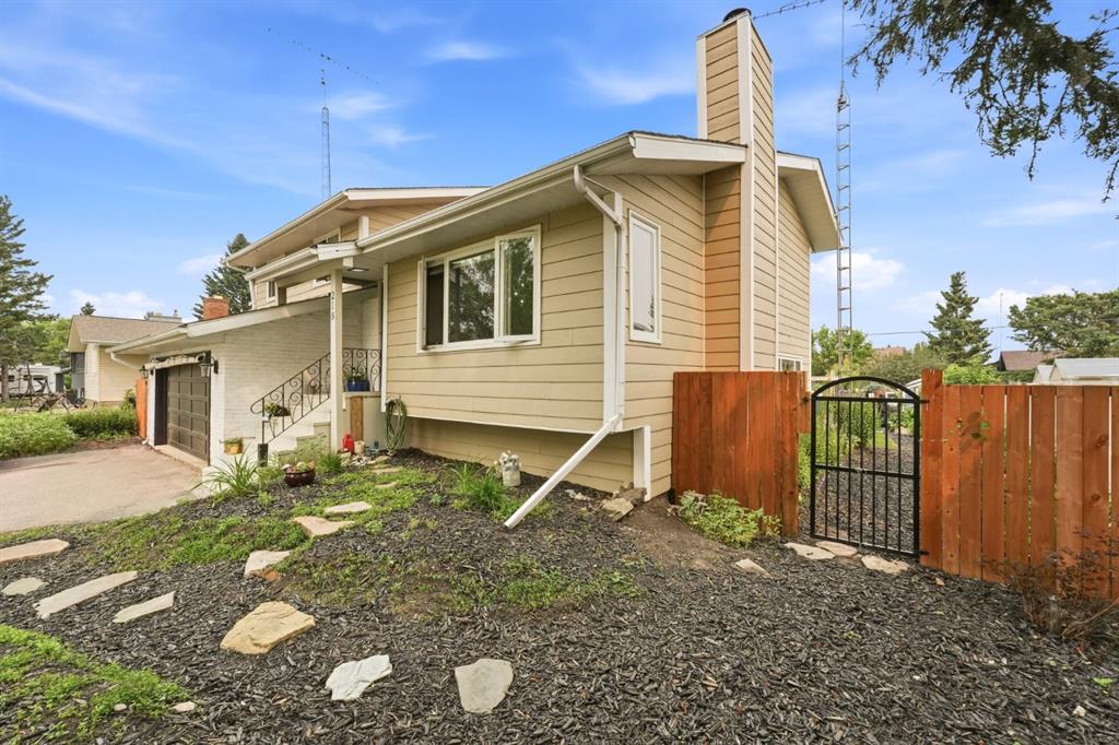 Picture for 218 8 Avenue NE