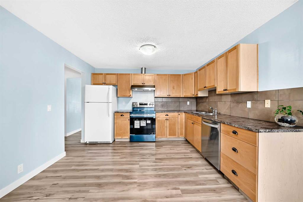 Picture for 32 Macewan Park Link NW
