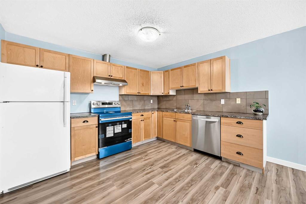 Picture for 32 Macewan Park Link NW