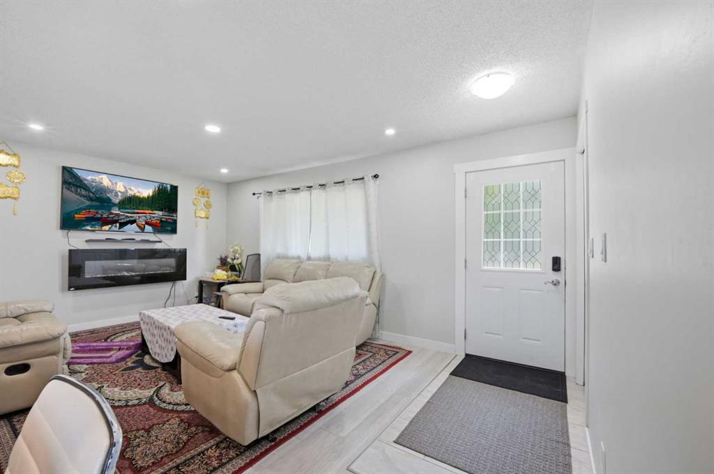 Picture for 731 Maryvale Way NE