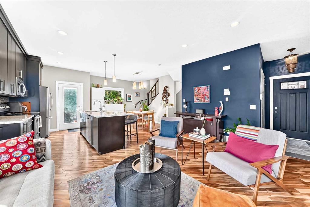 Picture for 3, 309 15 Avenue NE
