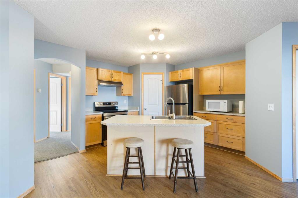 Picture for 104, 23 Everridge Square SW