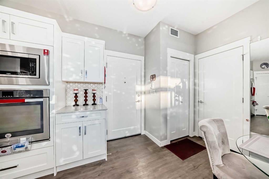 Picture for 405, 10 Walgrove Walk SE