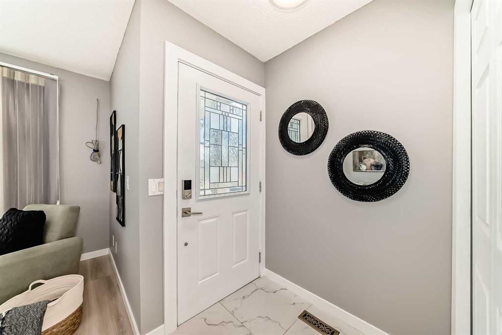 Picture for 7 Martinview Crescent NE