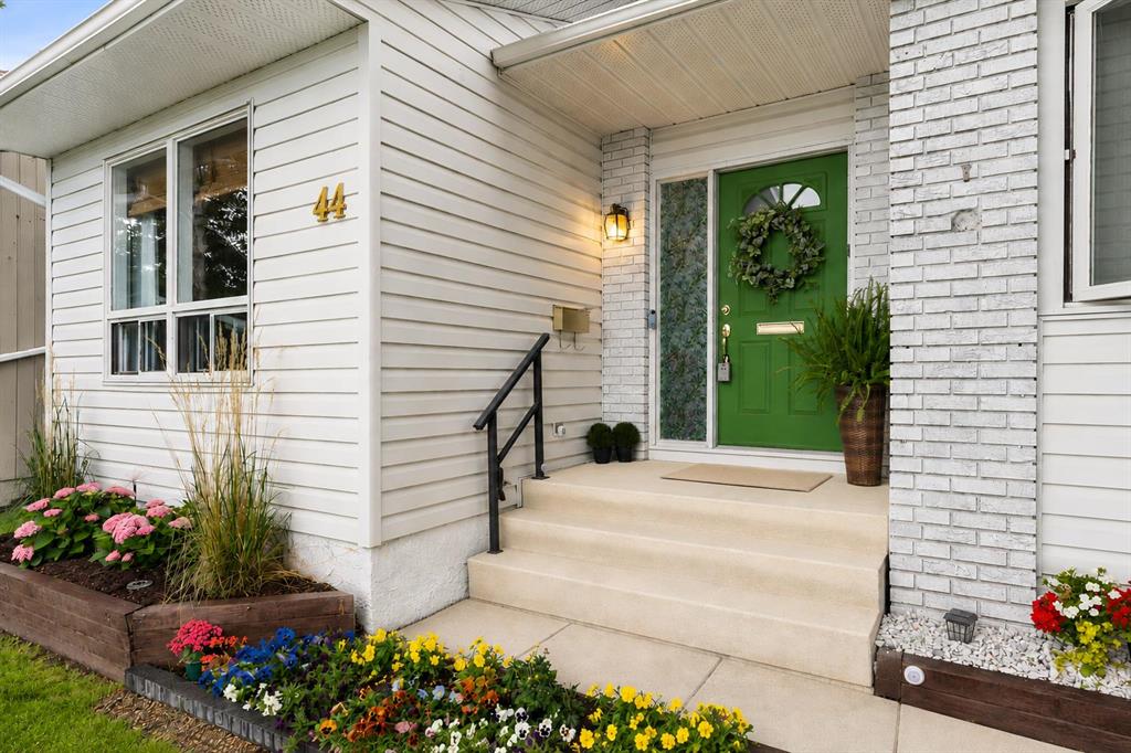 Picture for 44 Beddington Crescent NE