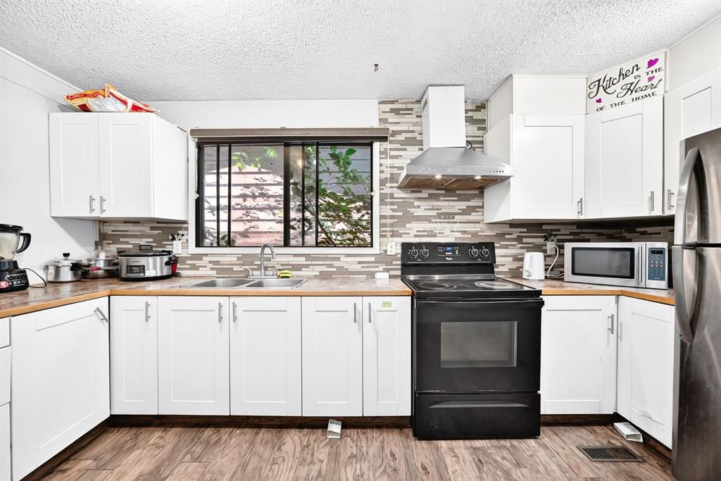 Picture for 208 Temple Close NE