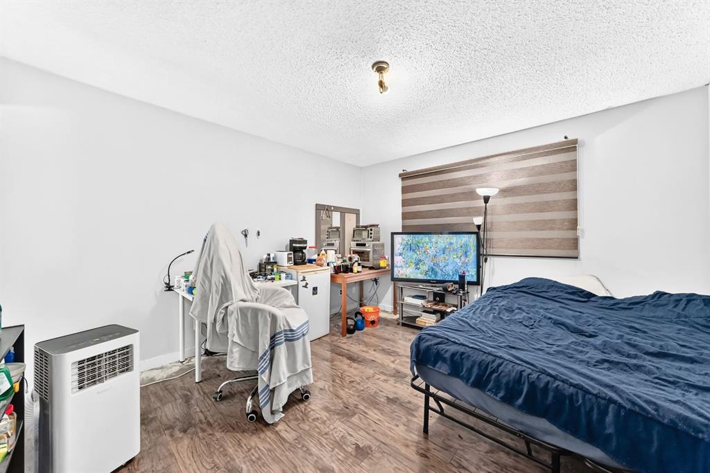 Picture for 208 Temple Close NE