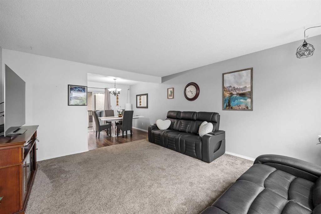 Picture for 8, 111 Huntington Park Green NW