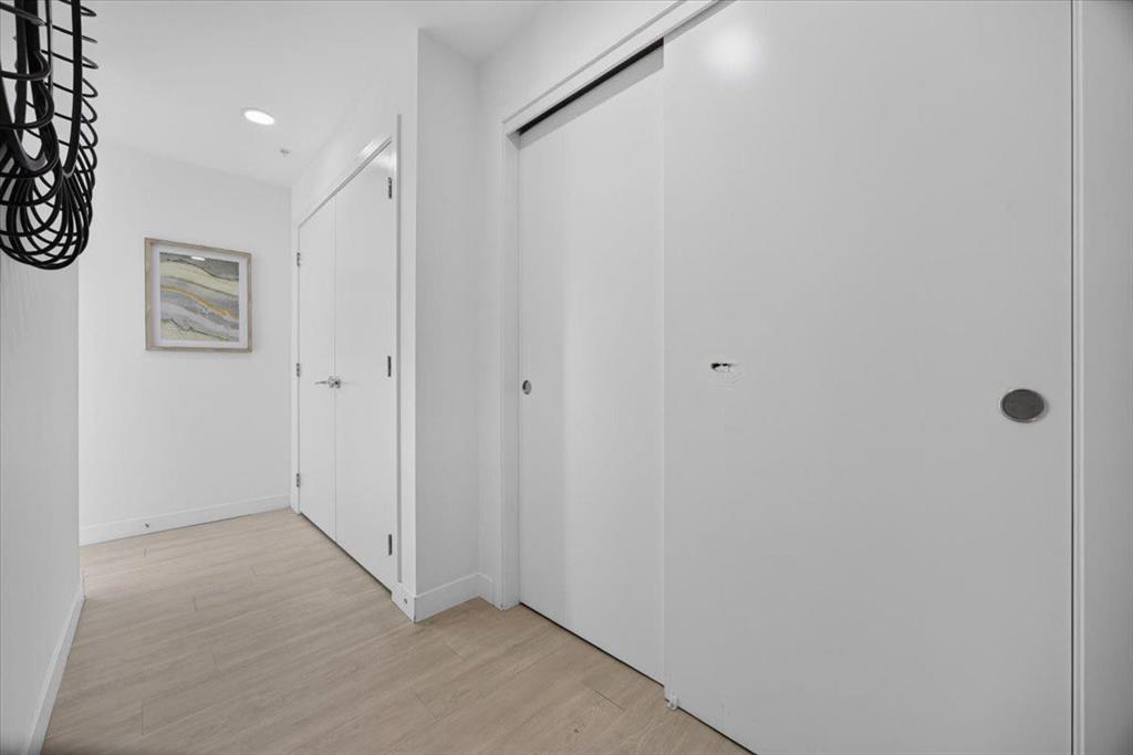 Picture for 811, 327 9A Street NW