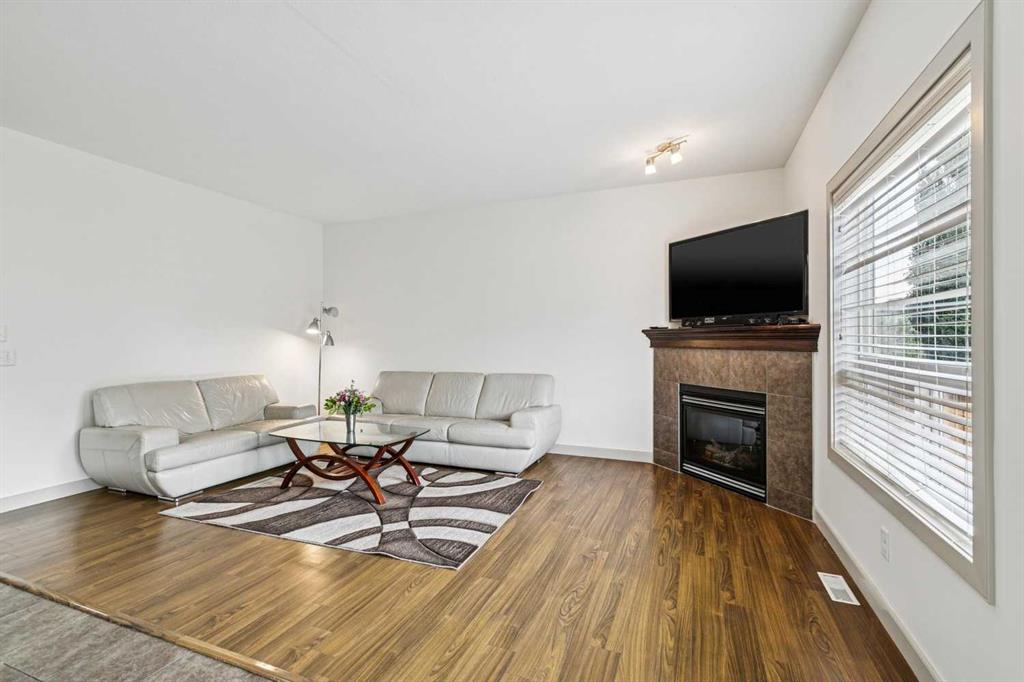 Picture for 67 Everwoods Park SW