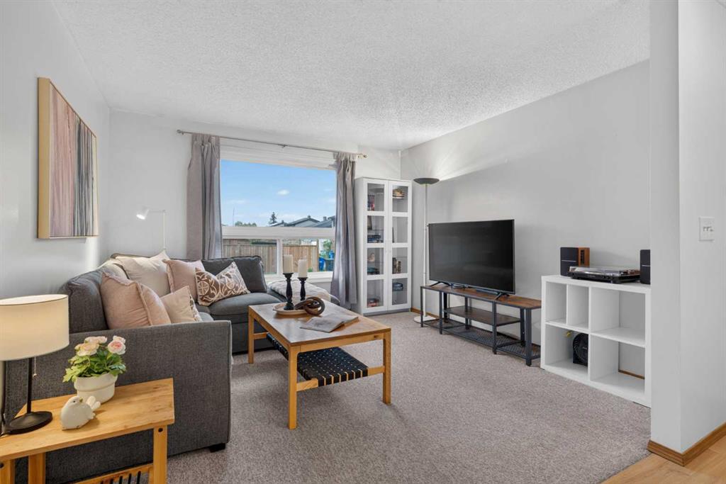 Picture for 179 Pinecliff Close NE