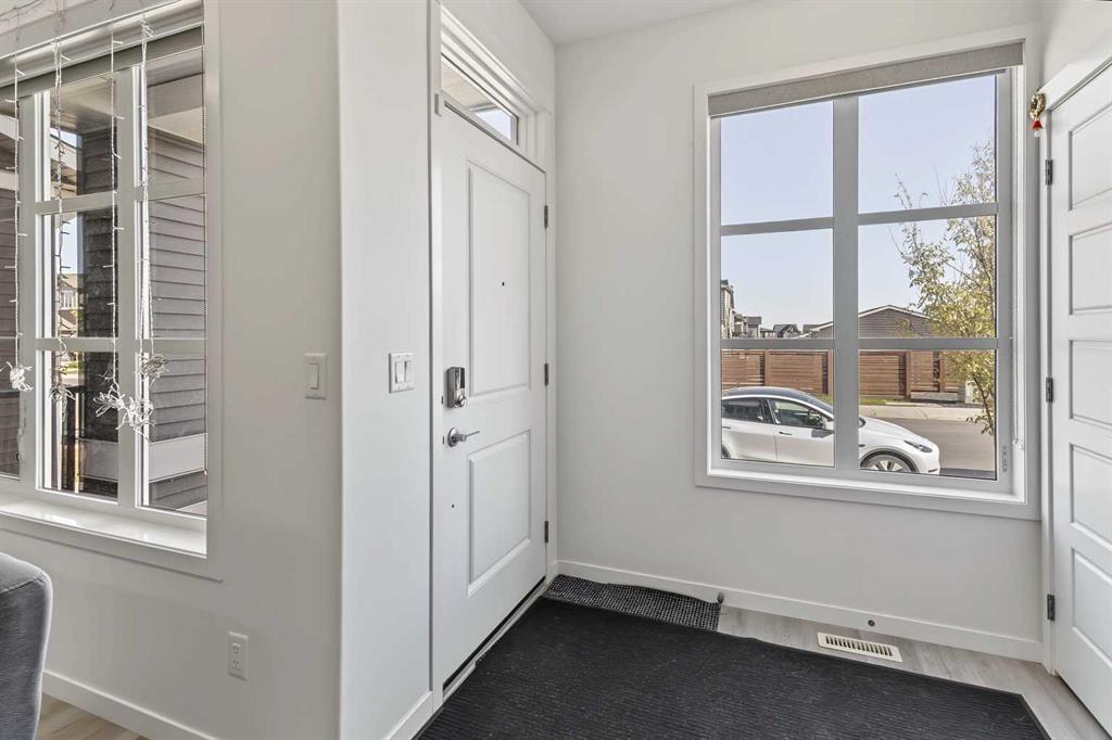 Picture for 16 Howse Crescent NE