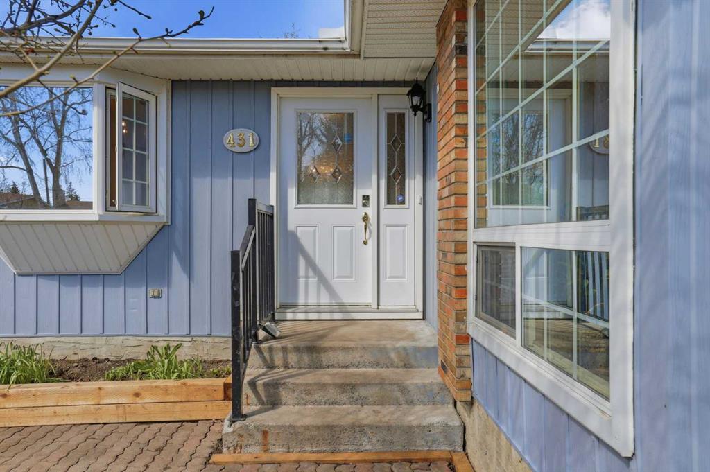 Picture for 431 Queen Charlotte Drive SE