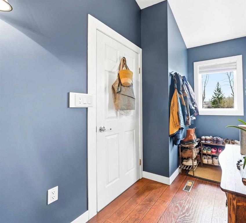 Picture for 306064 36 Street E