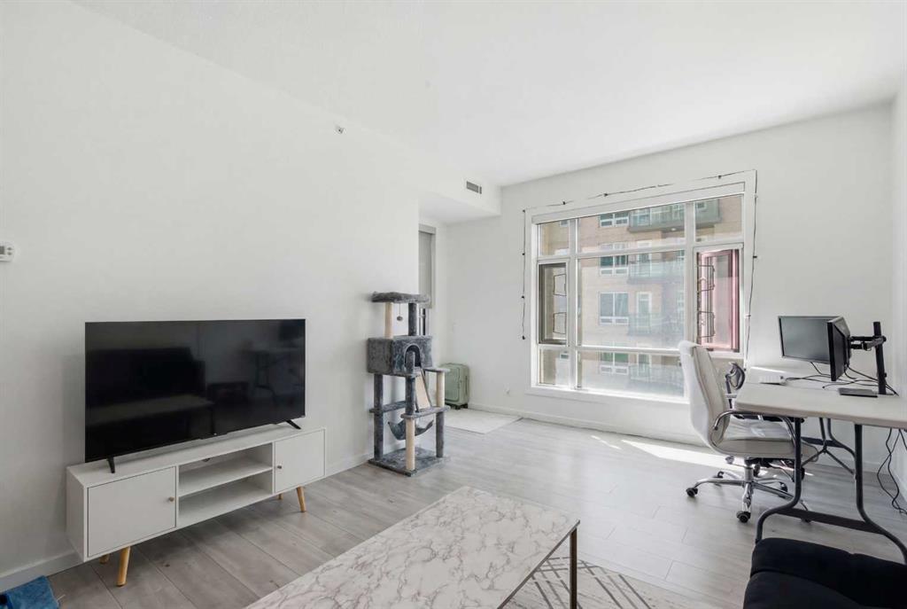 Picture for 707, 1410 1 Street SE