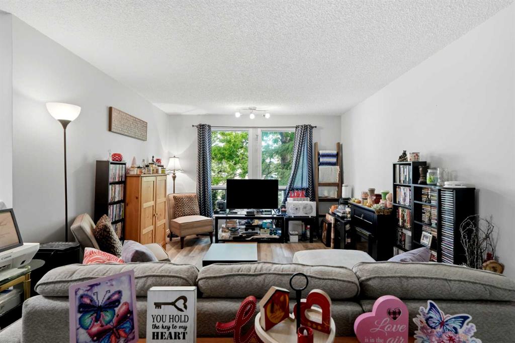 Picture for 40 McKerrell Close SE