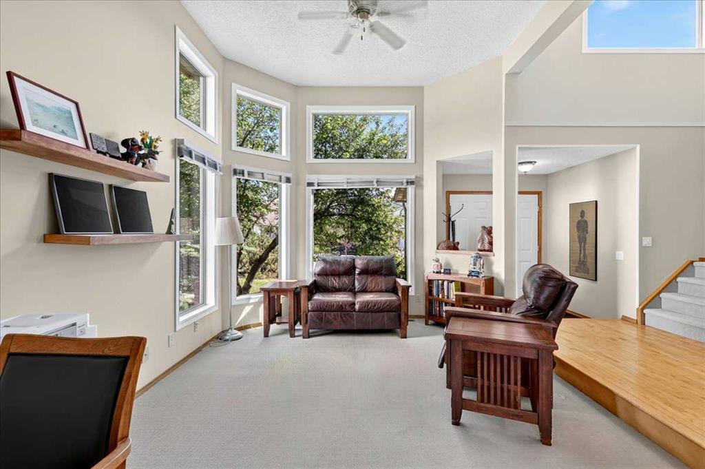 Picture for 14 Hawkdale Gate NW