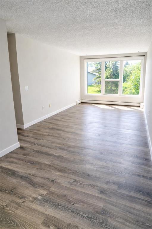 Picture for 206, 101 Big Hill Way SE
