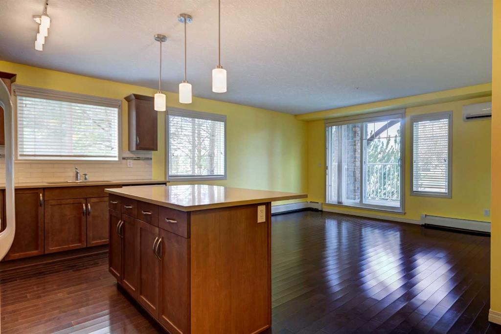 Picture for 102, 304 Cranberry Park SE