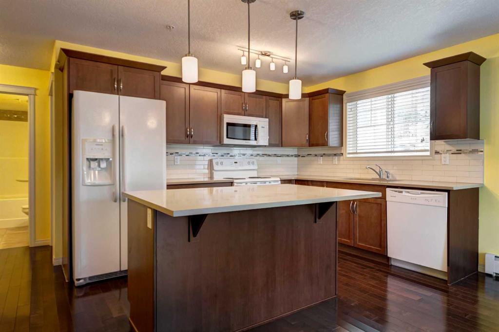 Picture for 102, 304 Cranberry Park SE