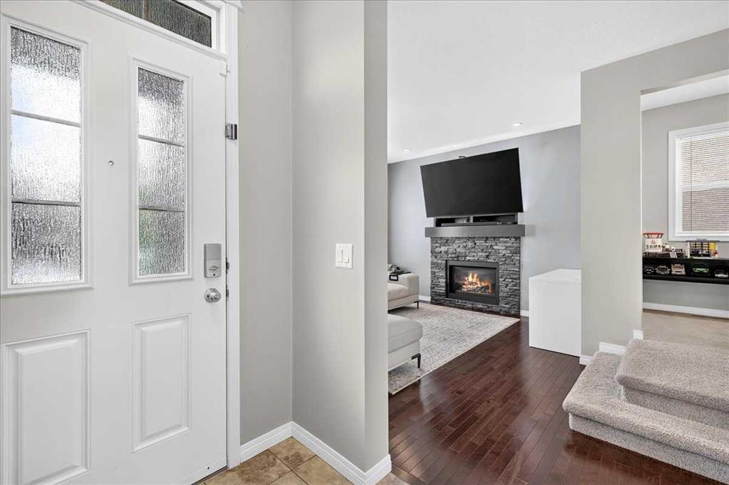 Picture for 60 Mahogany Grove SE