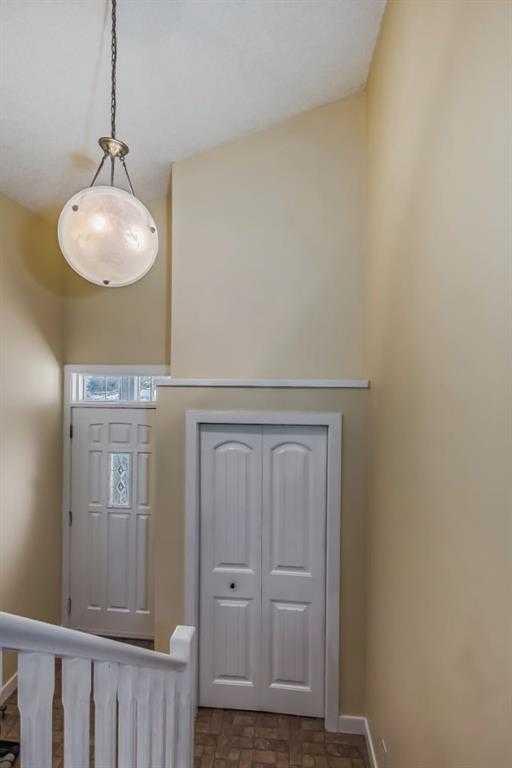 Picture for 211 Saddlebrook Way NE