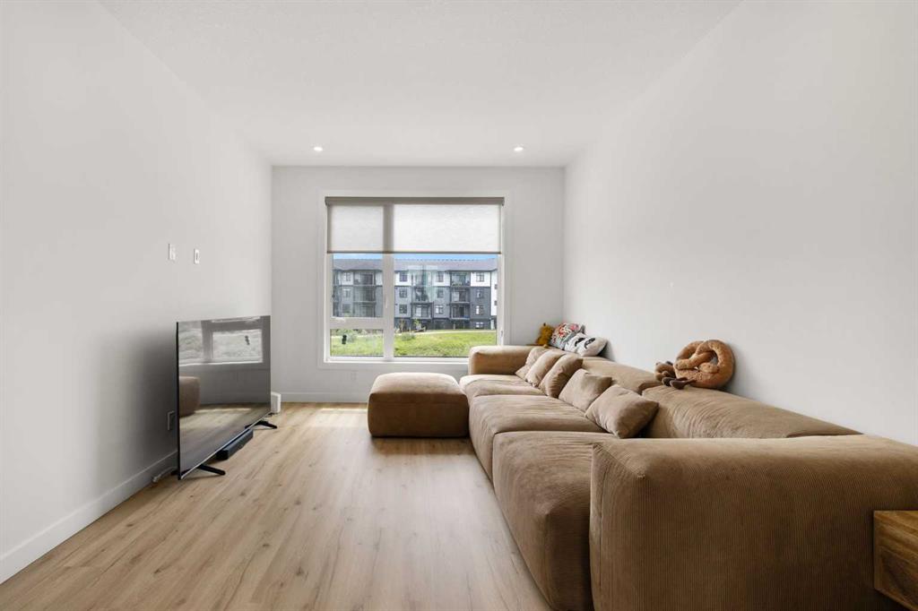 Picture for 327, 85 sage hill Heights NW