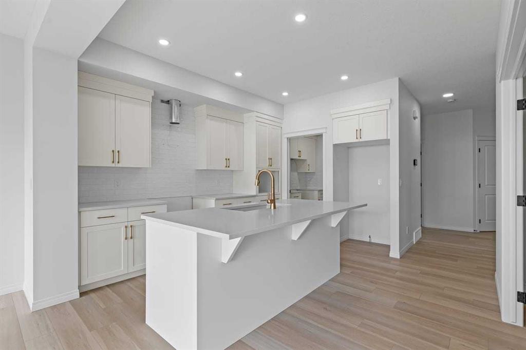 Picture for 138 Corner Glen Square NE