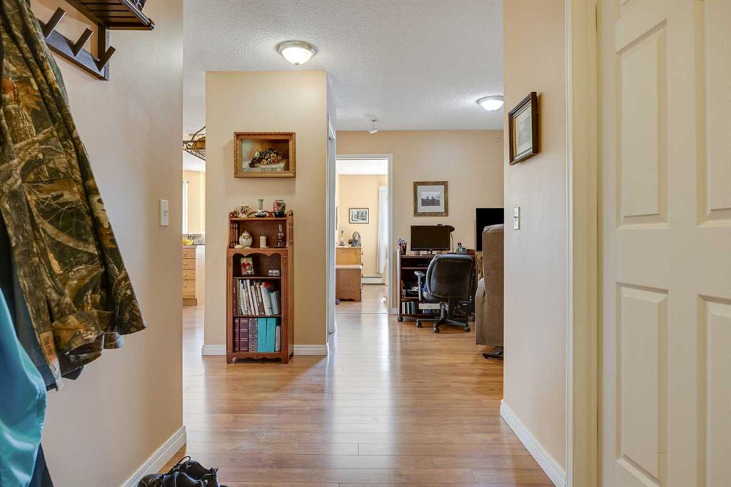 Picture for 1314, 950 Arbour Lake Road NW
