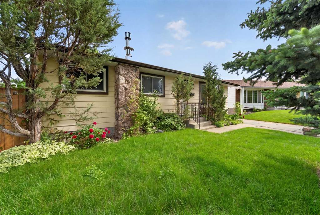 Picture for 135 Huntcroft Way NE