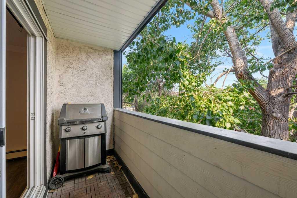 Picture for 301, 1817 11 Avenue SW