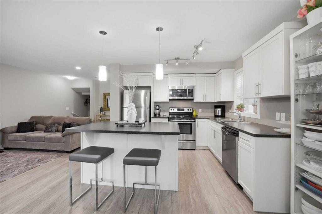 Picture for 427 Redstone View NE