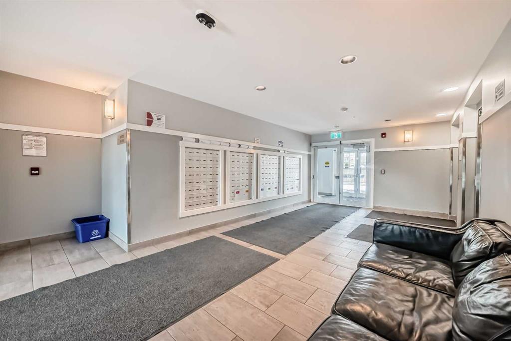 Picture for 215, 20 Seton Park SE